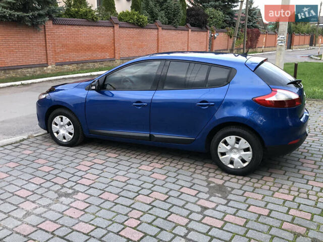 Рено Меган 2012 в Львове на Automoto.ua Синий Рено Меган, объемом двигателя 1.5 л и пробегом 300 тыс. км за 5250 $, фото 7 на Automoto.ua