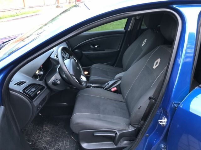 Синій Рено Меган, об'ємом двигуна 1.5 л та пробігом 300 тис. км за 5300 $, фото 17 на Automoto.ua