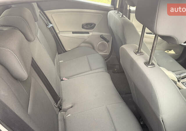 Синій Рено Меган, об'ємом двигуна 1.6 л та пробігом 197 тис. км за 6000 $, фото 9 на Automoto.ua