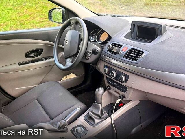 Синий Рено Меган, объемом двигателя 1.6 л и пробегом 197 тыс. км за 5900 $, фото 4 на Automoto.ua