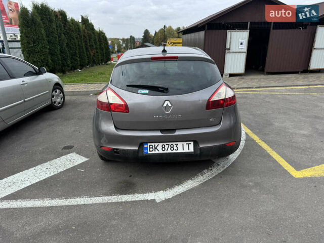 Рено Меган 2012 в Ровно на Automoto.ua Синий Рено Меган, объемом двигателя 1.5 л и пробегом 236 тыс. км за 5493 $, фото 5 на Automoto.ua