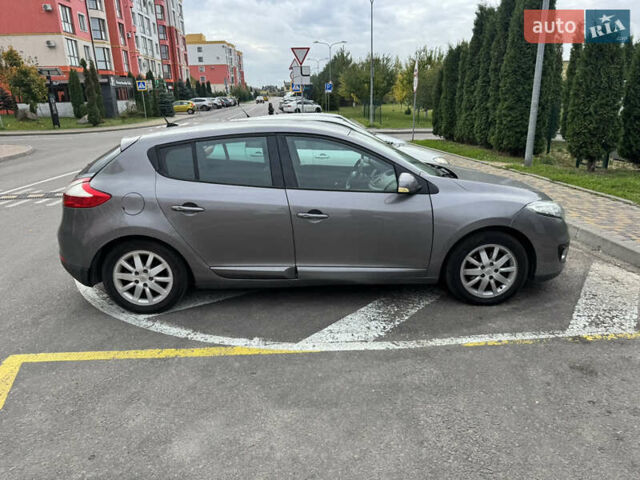 Рено Меган 2012 в Ровно на Automoto.ua Синий Рено Меган, объемом двигателя 1.5 л и пробегом 236 тыс. км за 5493 $, фото 3 на Automoto.ua