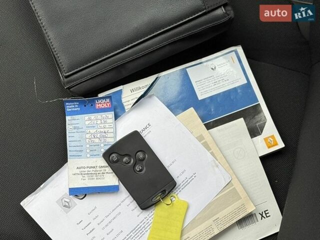 Синій Рено Меган, об'ємом двигуна 1.6 л та пробігом 175 тис. км за 6750 $, фото 27 на Automoto.ua