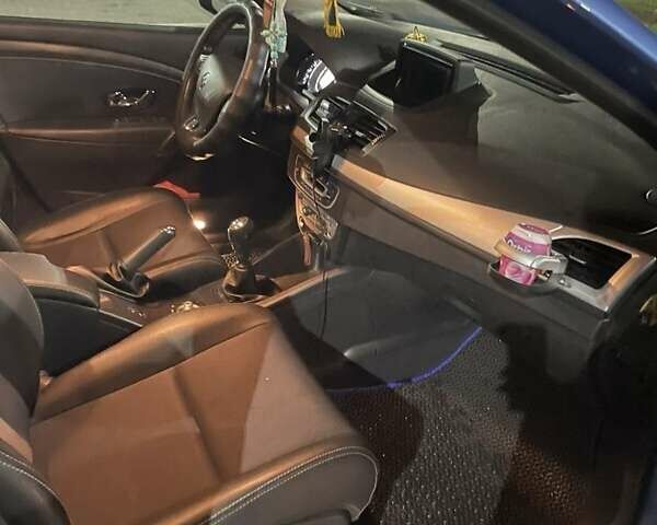 Синий Рено Меган, объемом двигателя 1.5 л и пробегом 275 тыс. км за 8000 $, фото 7 на Automoto.ua