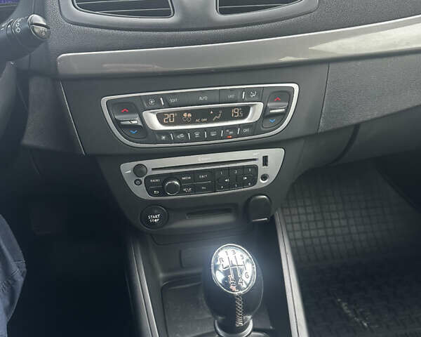 Синий Рено Меган, объемом двигателя 1.46 л и пробегом 156 тыс. км за 8750 $, фото 13 на Automoto.ua