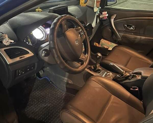 Синий Рено Меган, объемом двигателя 1.5 л и пробегом 275 тыс. км за 8000 $, фото 1 на Automoto.ua