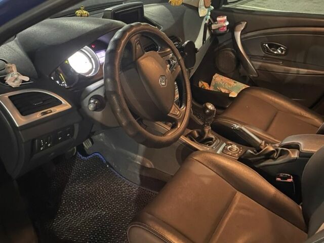 Синій Рено Меган, об'ємом двигуна 1.5 л та пробігом 275 тис. км за 8000 $, фото 2 на Automoto.ua