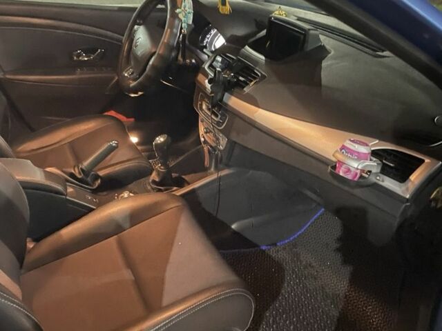 Синій Рено Меган, об'ємом двигуна 1.5 л та пробігом 275 тис. км за 8000 $, фото 8 на Automoto.ua