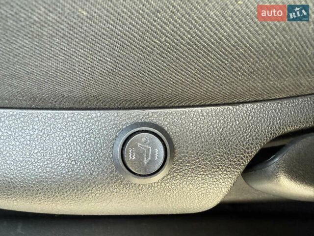 Синій Рено Меган, об'ємом двигуна 1.5 л та пробігом 264 тис. км за 11500 $, фото 15 на Automoto.ua