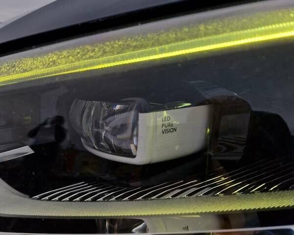 Синий Рено Меган, объемом двигателя 1.46 л и пробегом 214 тыс. км за 12800 $, фото 3 на Automoto.ua