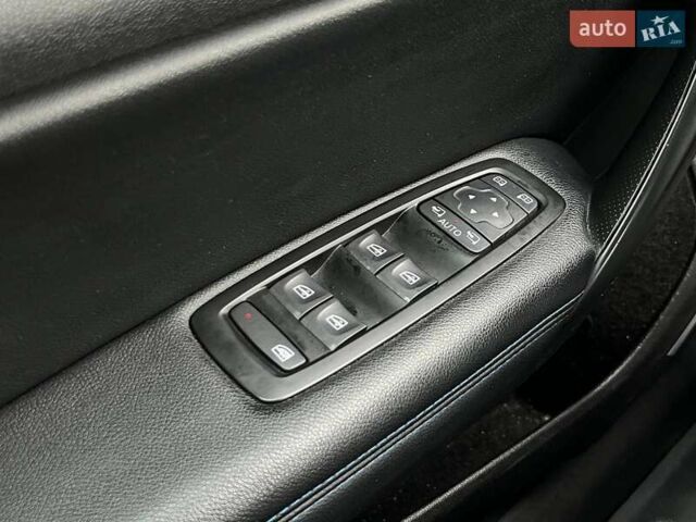 Синій Рено Меган, об'ємом двигуна 1.62 л та пробігом 135 тис. км за 18990 $, фото 14 на Automoto.ua