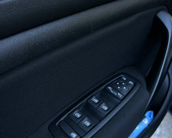 Синий Рено Меган, объемом двигателя 1.46 л и пробегом 232 тыс. км за 11700 $, фото 8 на Automoto.ua