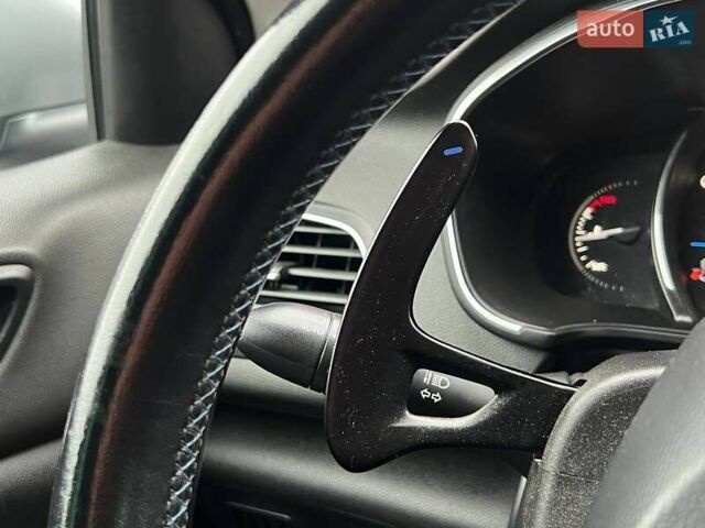 Синій Рено Меган, об'ємом двигуна 1.62 л та пробігом 135 тис. км за 18990 $, фото 17 на Automoto.ua