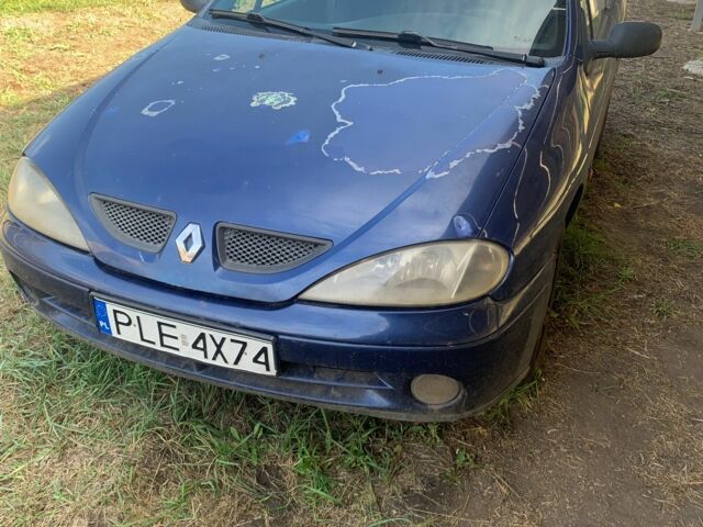 Синий Рено Меган, объемом двигателя 1.6 л и пробегом 254 тыс. км за 1000 $, фото 5 на Automoto.ua