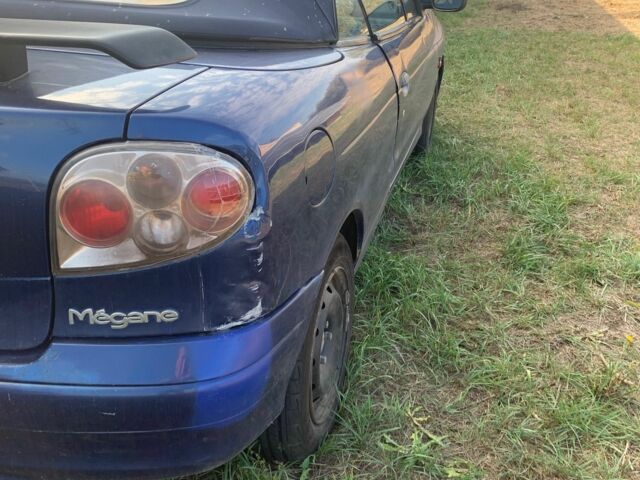 Синий Рено Меган, объемом двигателя 1.6 л и пробегом 254 тыс. км за 1000 $, фото 2 на Automoto.ua