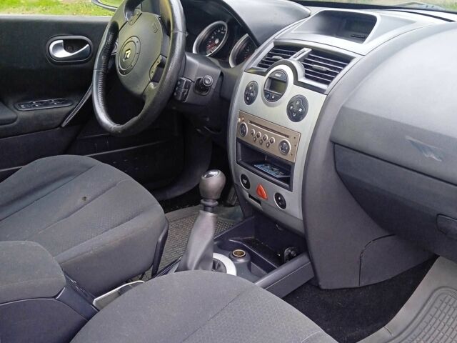 Синий Рено Меган, объемом двигателя 1.9 л и пробегом 225 тыс. км за 3800 $, фото 2 на Automoto.ua