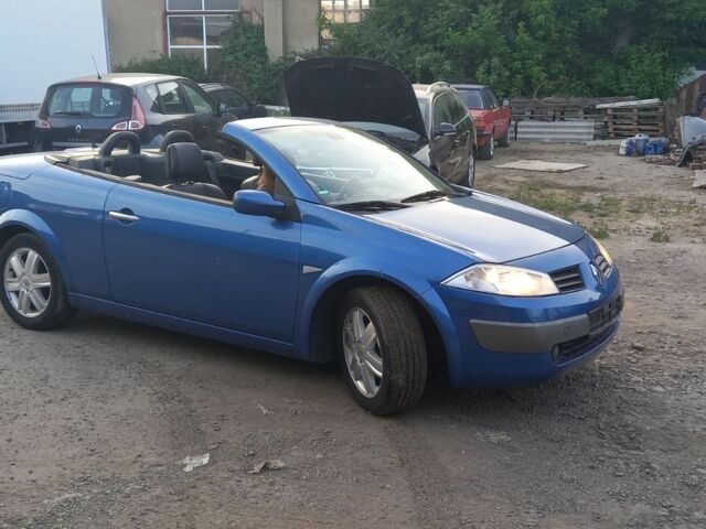Синий Рено Меган, объемом двигателя 2 л и пробегом 200 тыс. км за 5300 $, фото 1 на Automoto.ua