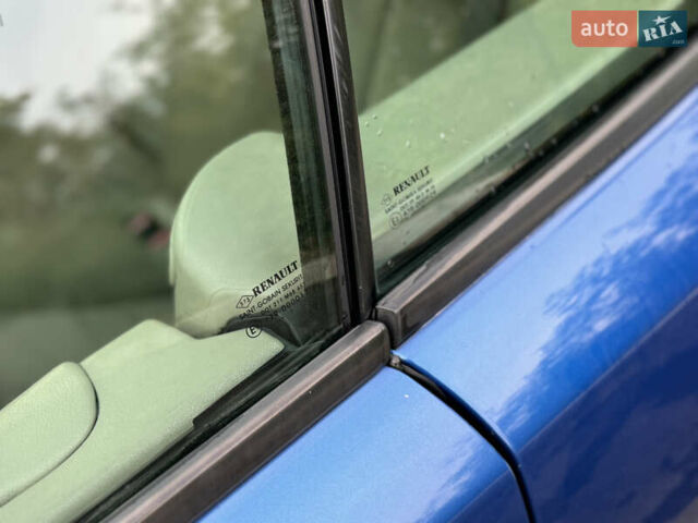 Синий Рено Меган, объемом двигателя 2 л и пробегом 188 тыс. км за 3700 $, фото 7 на Automoto.ua