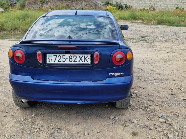 Синий Рено Меган, объемом двигателя 1.6 л и пробегом 50 тыс. км за 950 $, фото 3 на Automoto.ua