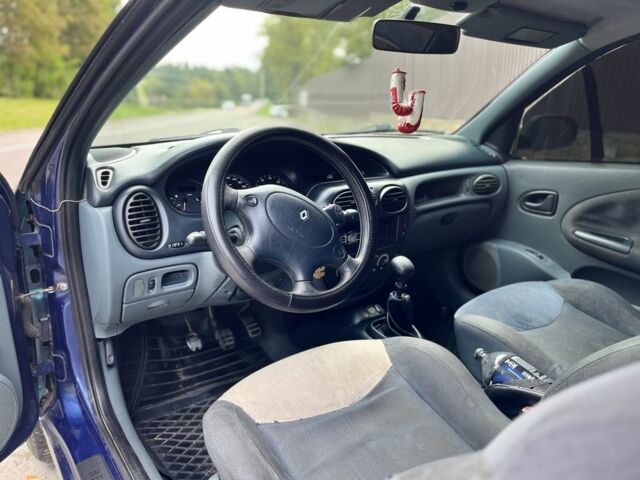 Синій Рено Меган, об'ємом двигуна 2 л та пробігом 375 тис. км за 1300 $, фото 8 на Automoto.ua