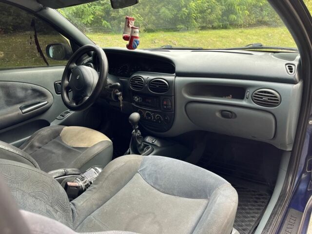 Синій Рено Меган, об'ємом двигуна 2 л та пробігом 375 тис. км за 1300 $, фото 9 на Automoto.ua
