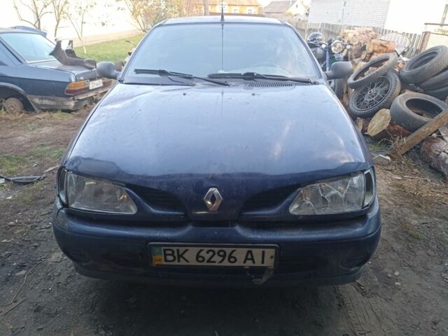 Синий Рено Меган, объемом двигателя 0 л и пробегом 40 тыс. км за 500 $, фото 1 на Automoto.ua