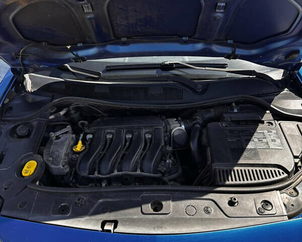 Синий Рено Меган, объемом двигателя 1.6 л и пробегом 270 тыс. км за 3800 $, фото 1 на Automoto.ua