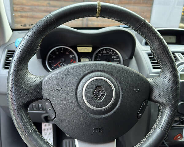 Синий Рено Меган, объемом двигателя 2 л и пробегом 170 тыс. км за 8500 $, фото 6 на Automoto.ua