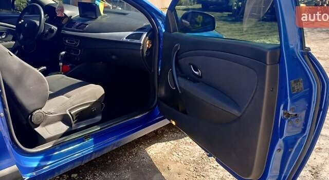 Синий Рено Меган, объемом двигателя 2 л и пробегом 255 тыс. км за 7000 $, фото 8 на Automoto.ua