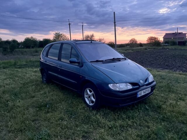 Синий Рено Меган, объемом двигателя 2 л и пробегом 200 тыс. км за 2200 $, фото 2 на Automoto.ua