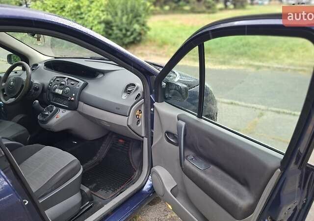 Синій Рено Меган, об'ємом двигуна 1.6 л та пробігом 260 тис. км за 4800 $, фото 6 на Automoto.ua