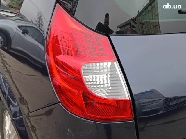 Синій Рено Меган, об'ємом двигуна 2 л та пробігом 328 тис. км за 6190 $, фото 8 на Automoto.ua