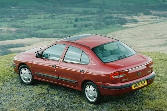 Синий Рено Меган, объемом двигателя 1 л и пробегом 300 тыс. км за 358 $, фото 1 на Automoto.ua