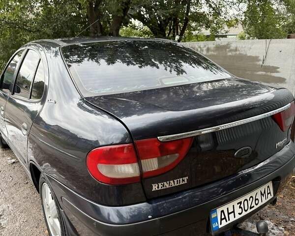 Синий Рено Меган, объемом двигателя 1.6 л и пробегом 262 тыс. км за 3200 $, фото 7 на Automoto.ua