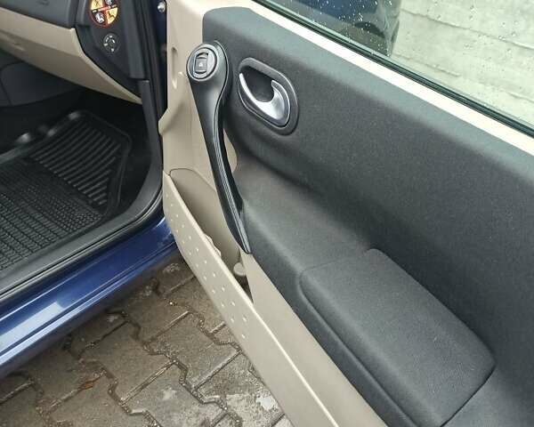 Синий Рено Меган, объемом двигателя 1.4 л и пробегом 173 тыс. км за 3850 $, фото 10 на Automoto.ua