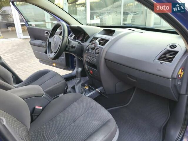 Синий Рено Меган, объемом двигателя 1.4 л и пробегом 372 тыс. км за 3300 $, фото 13 на Automoto.ua