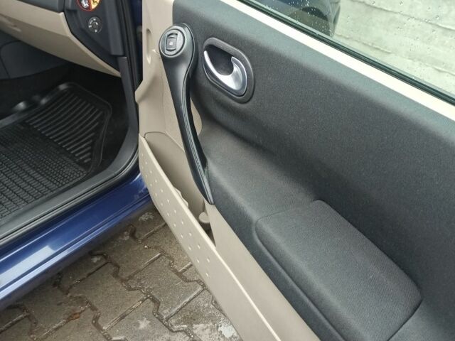 Синий Рено Меган, объемом двигателя 1.4 л и пробегом 173 тыс. км за 3550 $, фото 10 на Automoto.ua