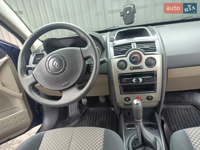 Синий Рено Меган, объемом двигателя 1.4 л и пробегом 173 тыс. км за 3850 $, фото 7 на Automoto.ua