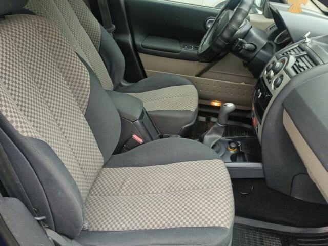 Синий Рено Меган, объемом двигателя 1.4 л и пробегом 173 тыс. км за 3550 $, фото 4 на Automoto.ua