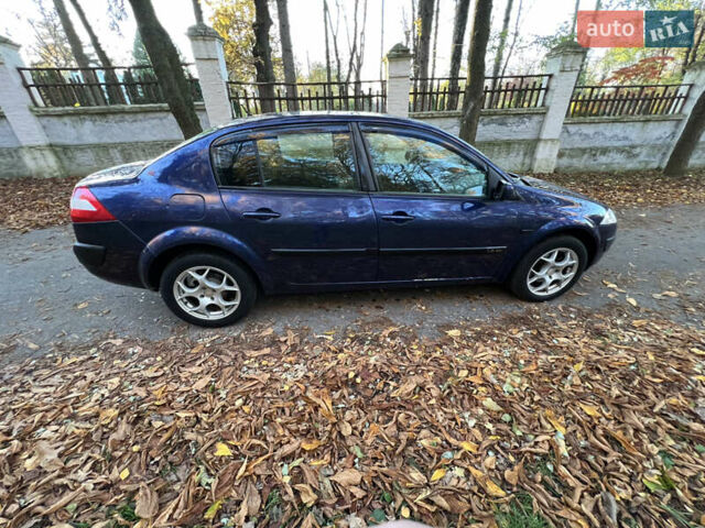 Синий Рено Меган, объемом двигателя 1.6 л и пробегом 243 тыс. км за 2800 $, фото 2 на Automoto.ua