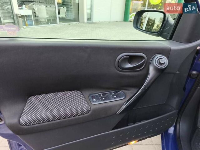 Синий Рено Меган, объемом двигателя 1.4 л и пробегом 372 тыс. км за 3300 $, фото 18 на Automoto.ua