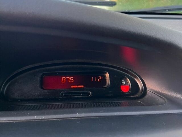 Синій Рено Меган, об'ємом двигуна 1.39 л та пробігом 343 тис. км за 1950 $, фото 30 на Automoto.ua