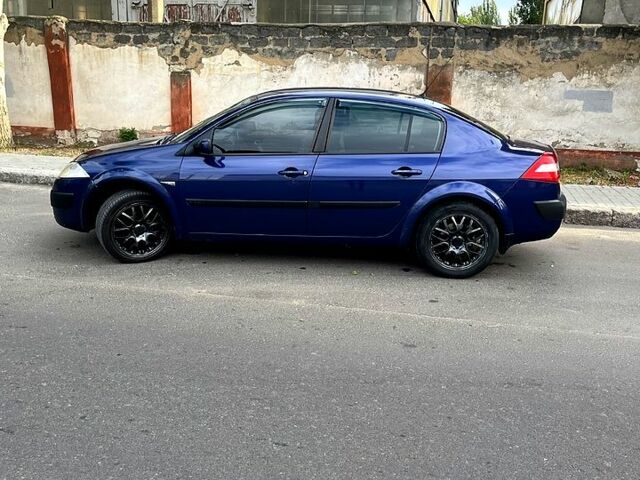 Синій Рено Меган, об'ємом двигуна 1.4 л та пробігом 344 тис. км за 4300 $, фото 4 на Automoto.ua