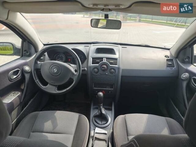 Синий Рено Меган, объемом двигателя 1.6 л и пробегом 306 тыс. км за 3900 $, фото 8 на Automoto.ua