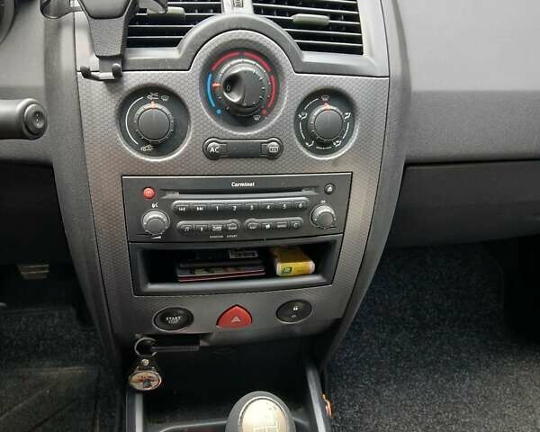 Синий Рено Меган, объемом двигателя 0 л и пробегом 243 тыс. км за 4300 $, фото 12 на Automoto.ua