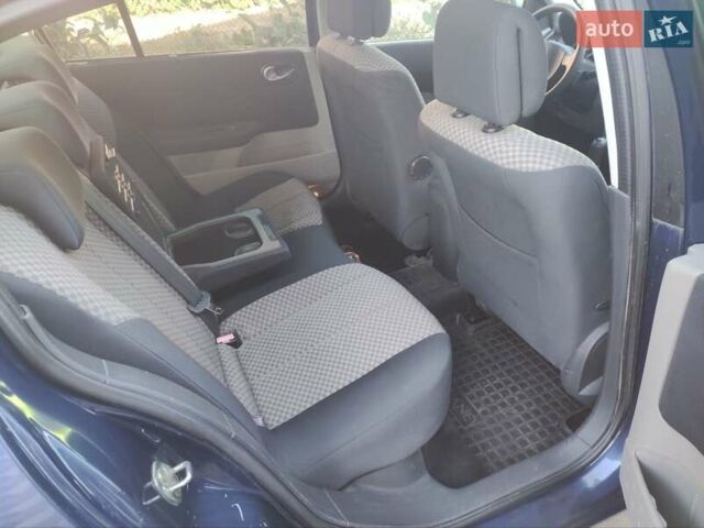 Синий Рено Меган, объемом двигателя 1.6 л и пробегом 200 тыс. км за 4200 $, фото 7 на Automoto.ua