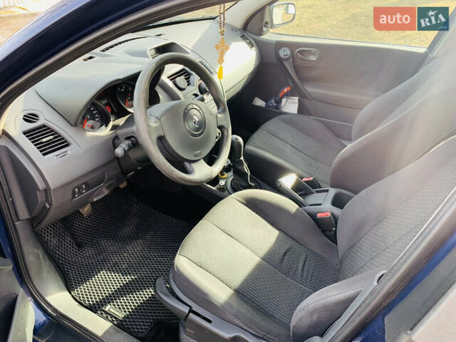 Синий Рено Меган, объемом двигателя 1.4 л и пробегом 210 тыс. км за 4500 $, фото 4 на Automoto.ua