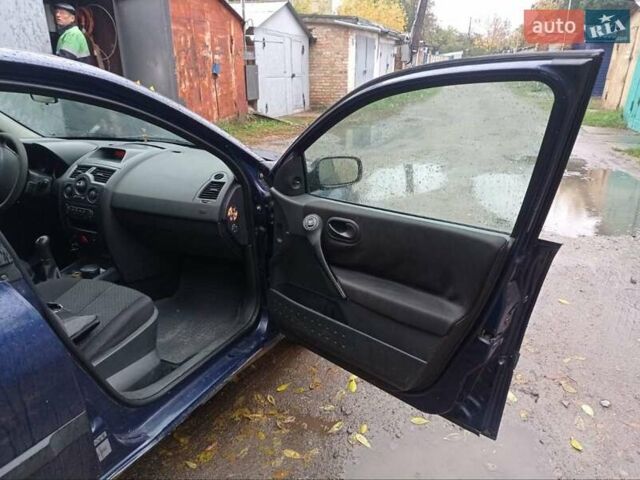 Синий Рено Меган, объемом двигателя 1.4 л и пробегом 302 тыс. км за 2999 $, фото 13 на Automoto.ua