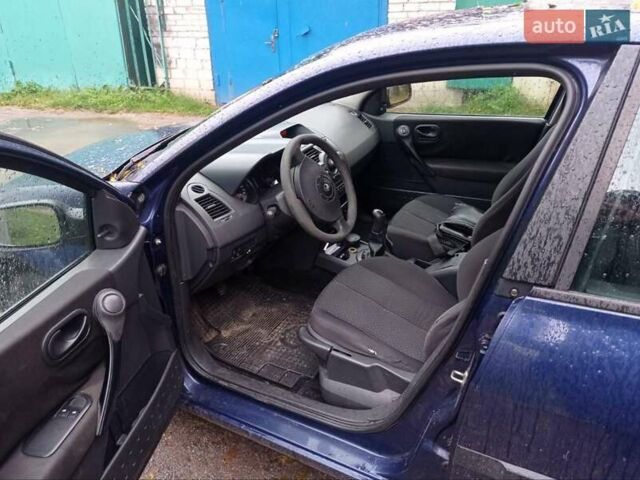 Синій Рено Меган, об'ємом двигуна 1.4 л та пробігом 302 тис. км за 3200 $, фото 17 на Automoto.ua