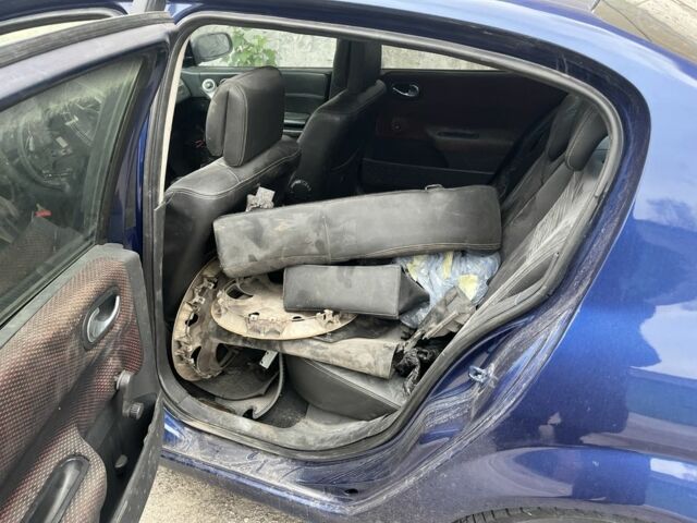 Синій Рено Меган, об'ємом двигуна 1.4 л та пробігом 240 тис. км за 2300 $, фото 7 на Automoto.ua